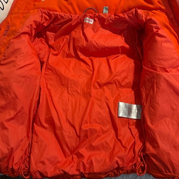 NEW Levi’s Bright Red Puffer Jacket - Picture 4 of 6